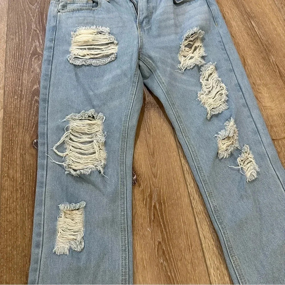 Brandy Melville Women’s Light Wash Boyfriend Distressed Denim Jeans Size S GUC - Picture 5 of 11